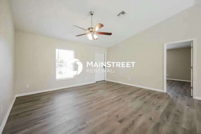 Foto del edificio - 3 Bedroom Pet-Friendly Home in Lehigh Acre...