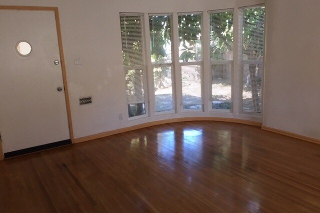 Sala de estar - 2314 33rd St