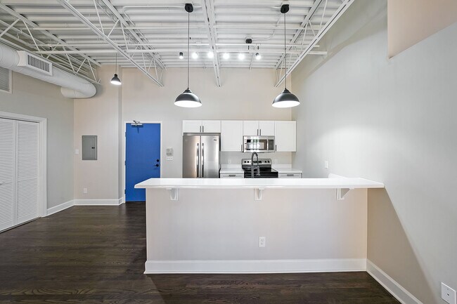 Building Photo - 1611 White Way
