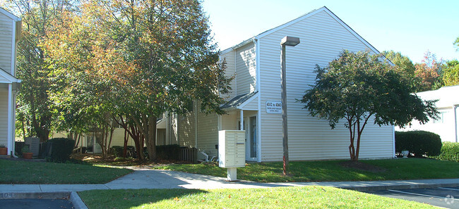 Building Photo - Midlands Townhomes