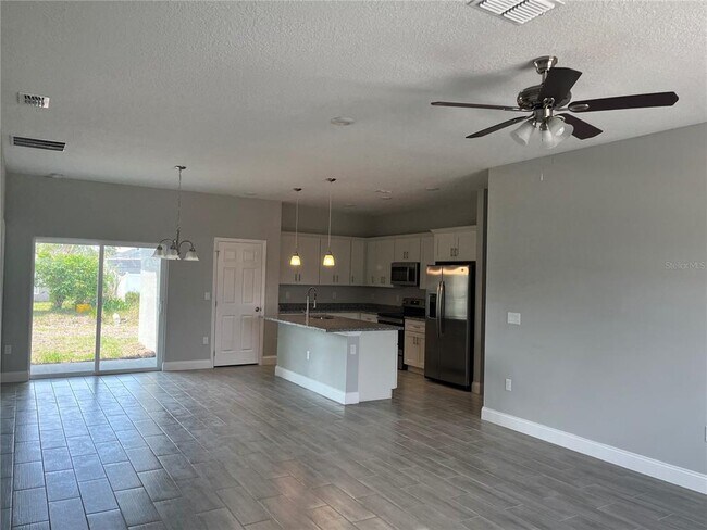 Building Photo - 409 Danube Dr