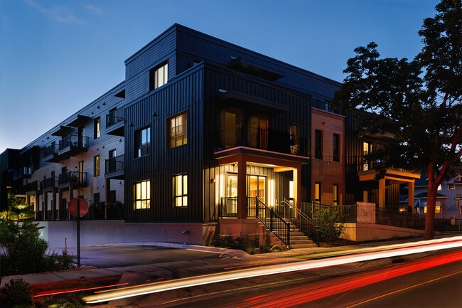 Building Photo - 252 Dunning