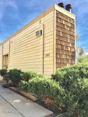 Primary Photo - 1011 Hover St