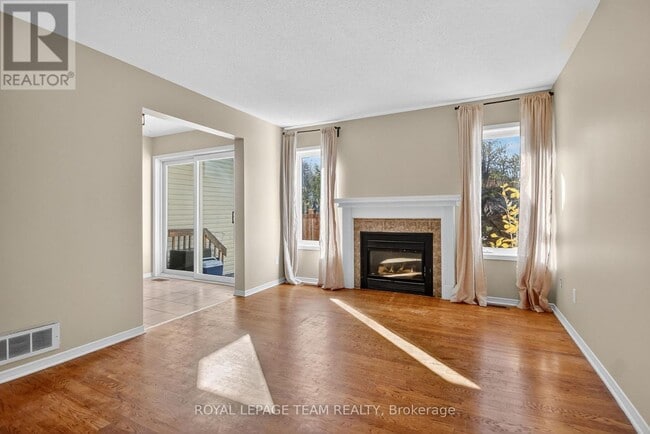 Photo du bâtiment - 24 Hemlo Crescent