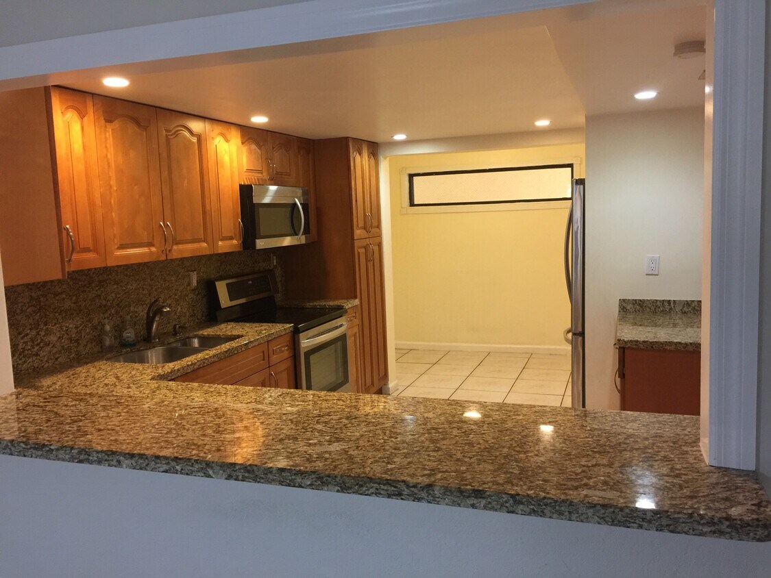 Foto principal - 10022 NW 41st St