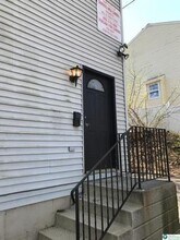 Building Photo - 1538 E 8th St