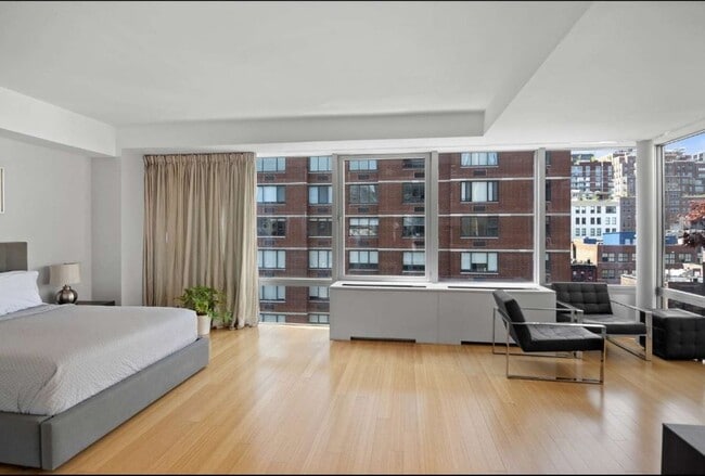 Foto del edificio - 245 W 19th St