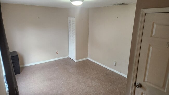 Building Photo - 27715 Tennessee St