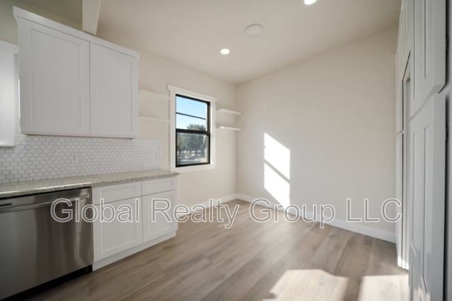 Building Photo - 202 Rockwood Ct