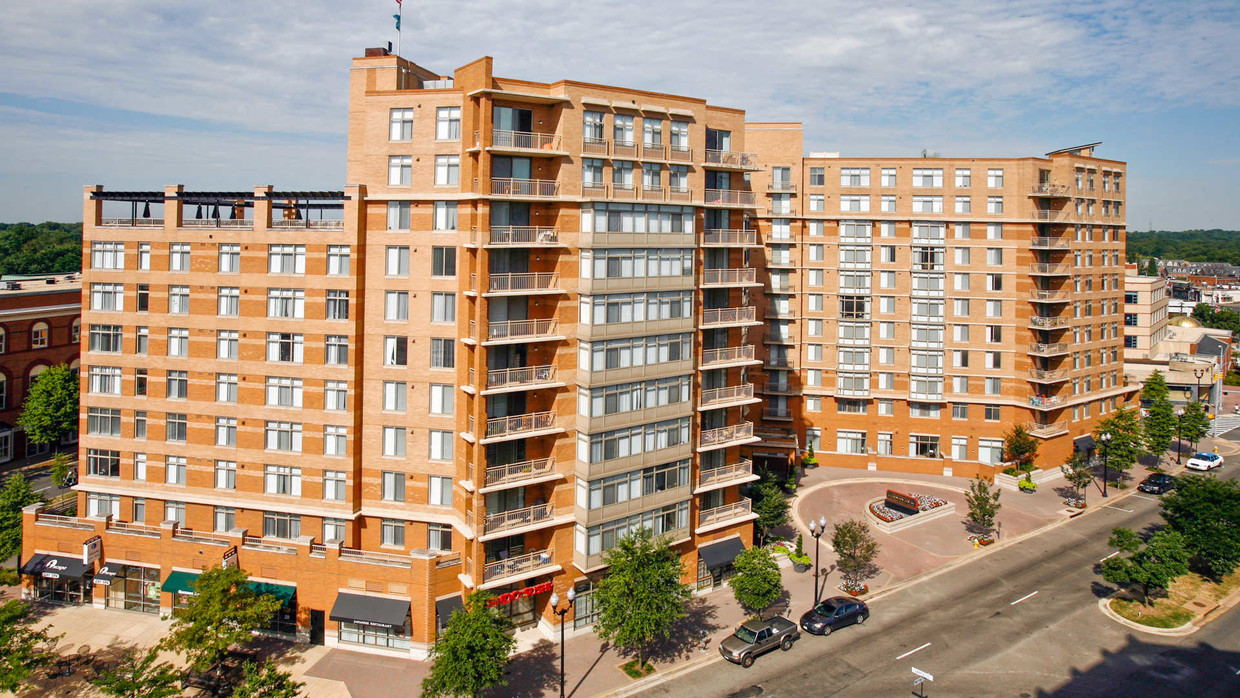 The Reserve at Clarendon Centre Apartments - The Reserve at Clarendon Centre