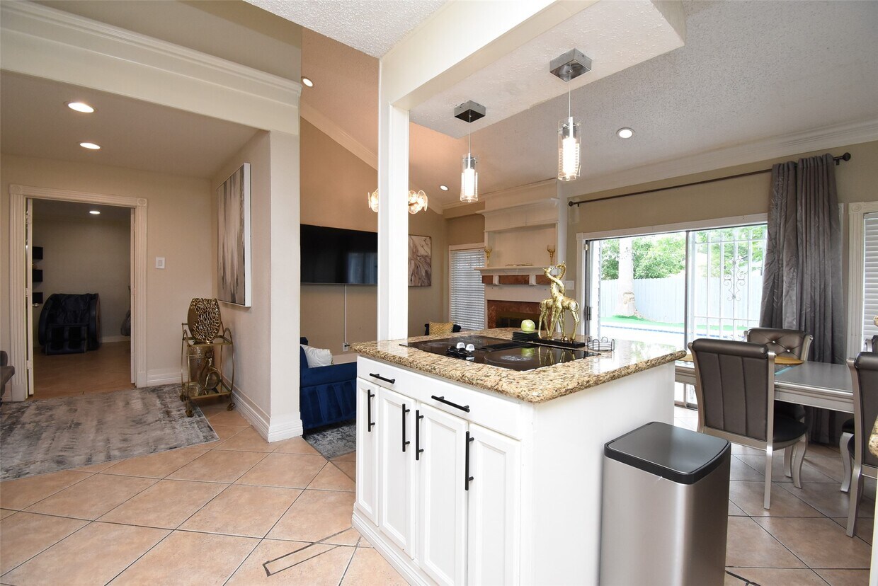 Foto del edificio - 7726 Miller Glen Ln