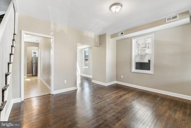 Foto del edificio - 3909 Ridgewood Ave