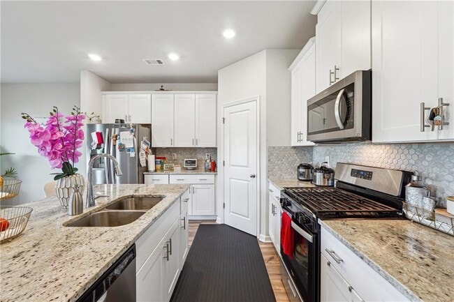 Building Photo - 446 Ravine Dr