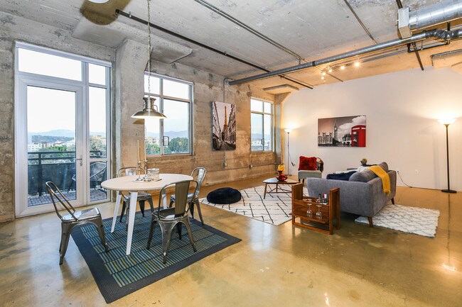 Living Room - 825 East 4th St