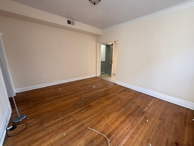 Building Photo - 6248 S Western Ave