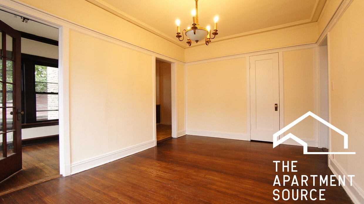 Foto principal - 2422 N Sawyer Ave