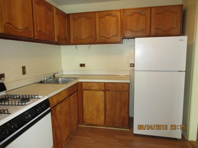 Building Photo - 511 1st St N