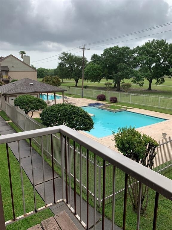 Foto principal - 8391 Sands Point Dr