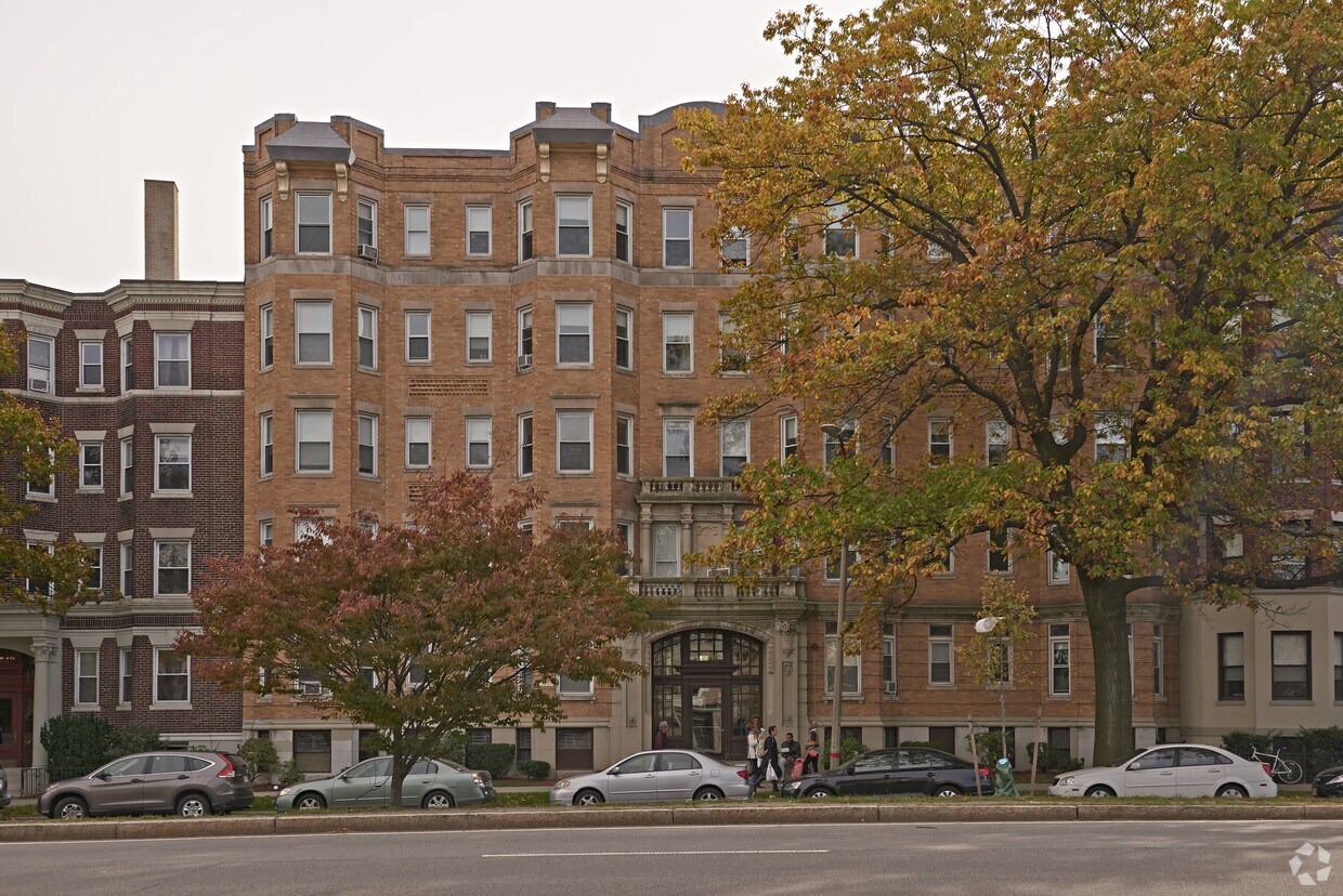 Building Photo - 1334 Commonwealth Ave
