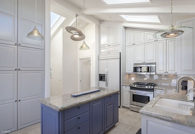 Building Photo - 3 br, 2.5 bath House - 3809 Sea Foam Oasis