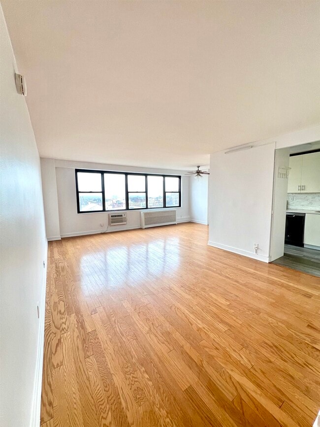 Building Photo - 500 Central Ave