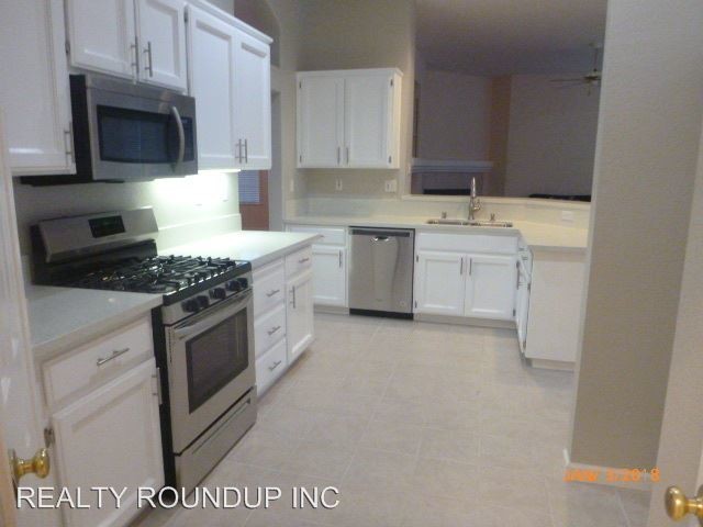 Building Photo - 9237 Crosscourt Way