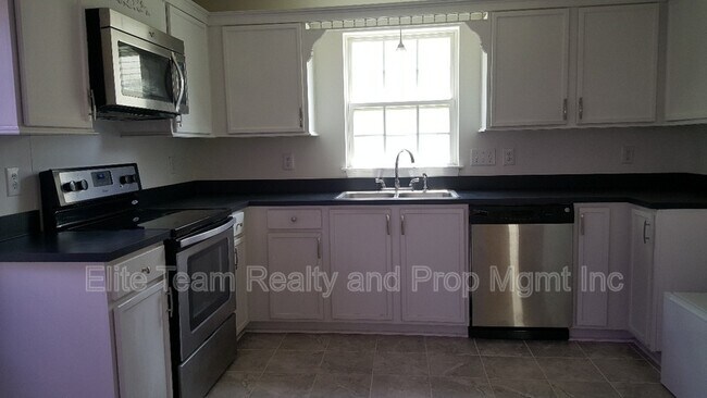 Foto del edificio - 8209 Lamplighter Pl