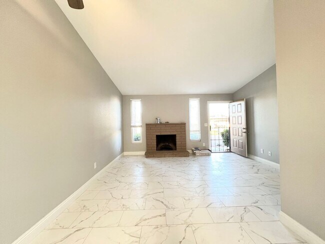 Building Photo - 1702 Discus Dr