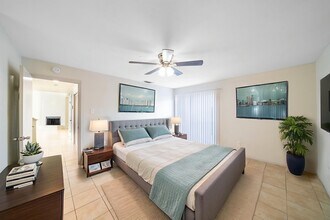 Building Photo - 7847 Green Lawn Dr