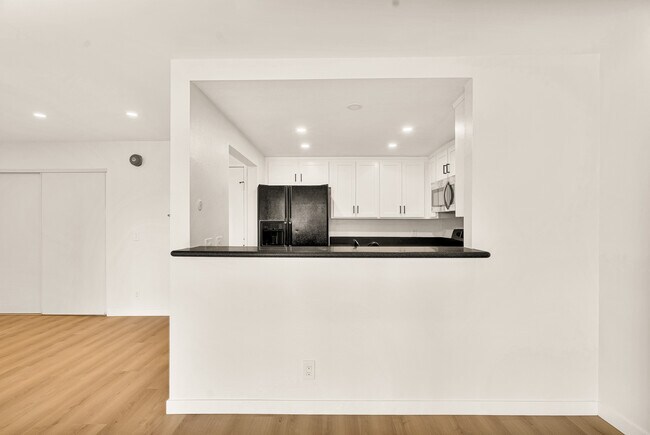 Foto del edificio - 15155 Sherman Way