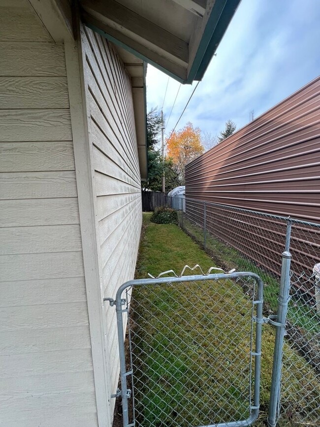 Building Photo - 2144 N 20th St