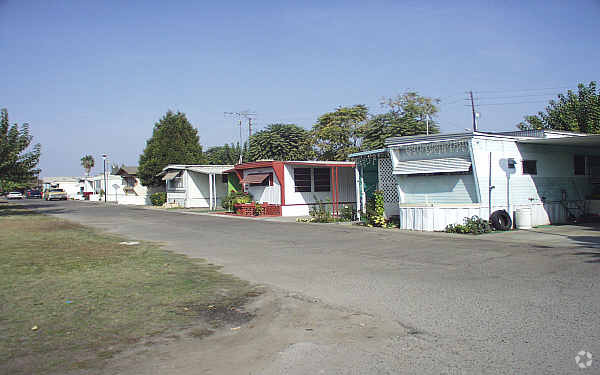 Primary Photo - Frontier Mobile Home Park