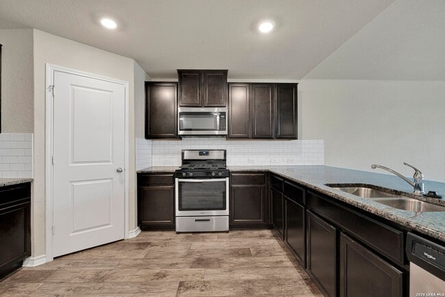 Building Photo - Brand New Property for Rent near 1604 + Potranco in cities NW side of San Antonio!