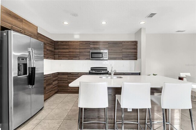 Foto del edificio - 105 Kenny Blvd