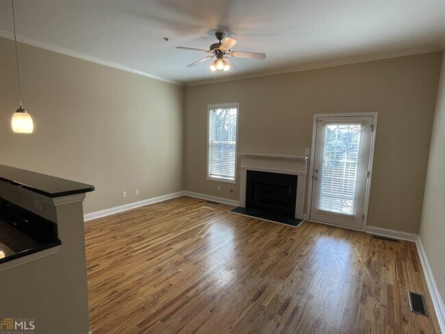 Foto del edificio - 1907 Sterling Oaks Cir NE