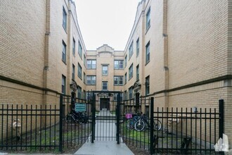 Building Photo - 1910 W Winnemac Ave