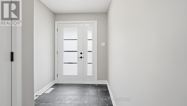 Building Photo - 1231 Montblanc Cres