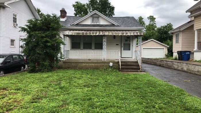 Primary Photo - 326 Redwood Ave.