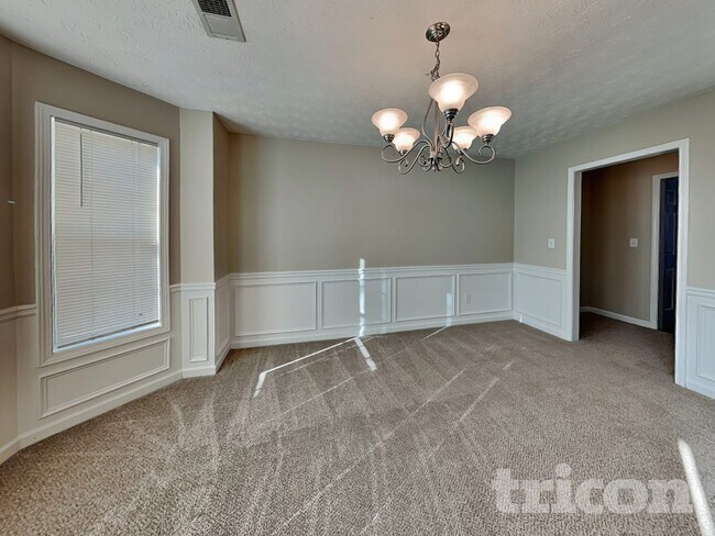 Building Photo - 180 Prince Edward Way