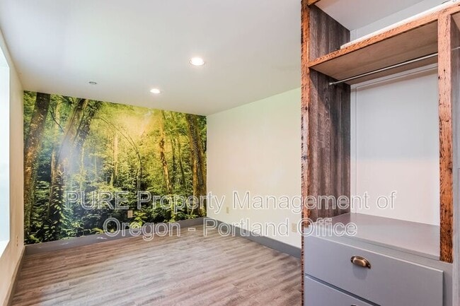 Building Photo - 2324 N Watts St