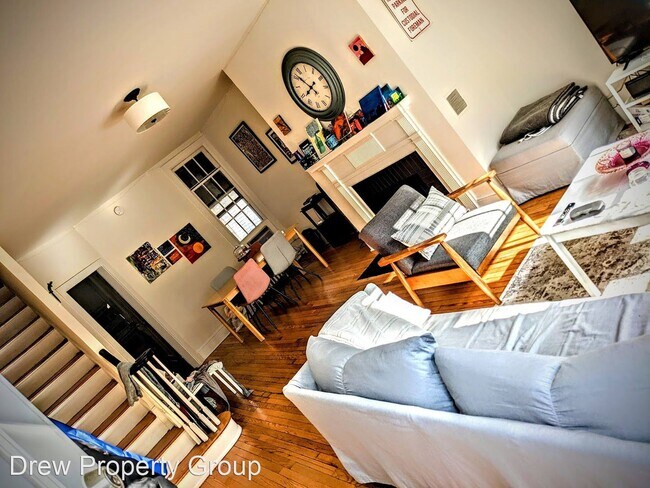 Building Photo - 4 br, 3 bath House - 1223 33rd St NW