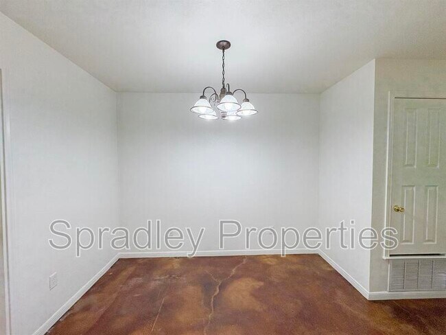 Building Photo - 5504 Luxor Dr