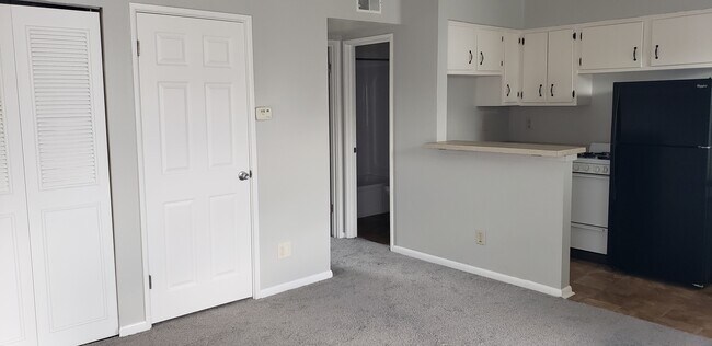 Sala de estar - 695 Riverview Dr