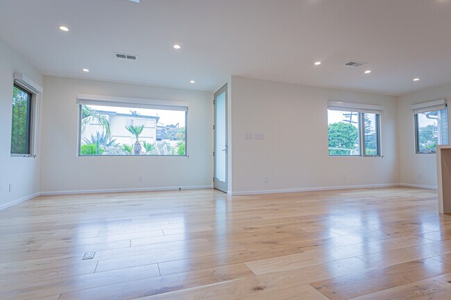 Building Photo - 408 Sunridge St
