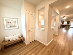 Building Photo - 7534 Coral Ter Dr