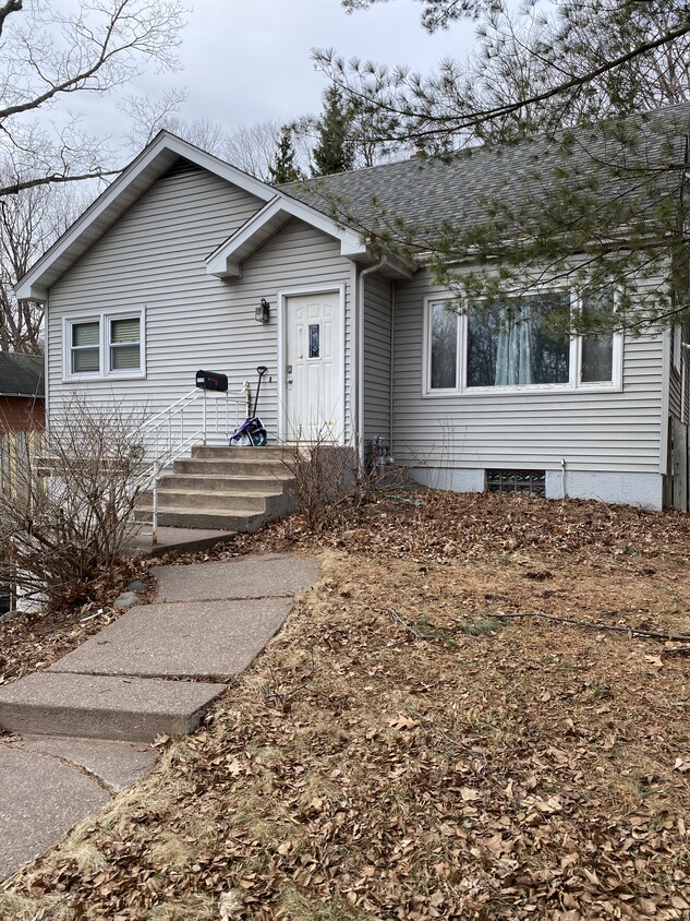 Primary Photo - 1319 Brainerd Ave