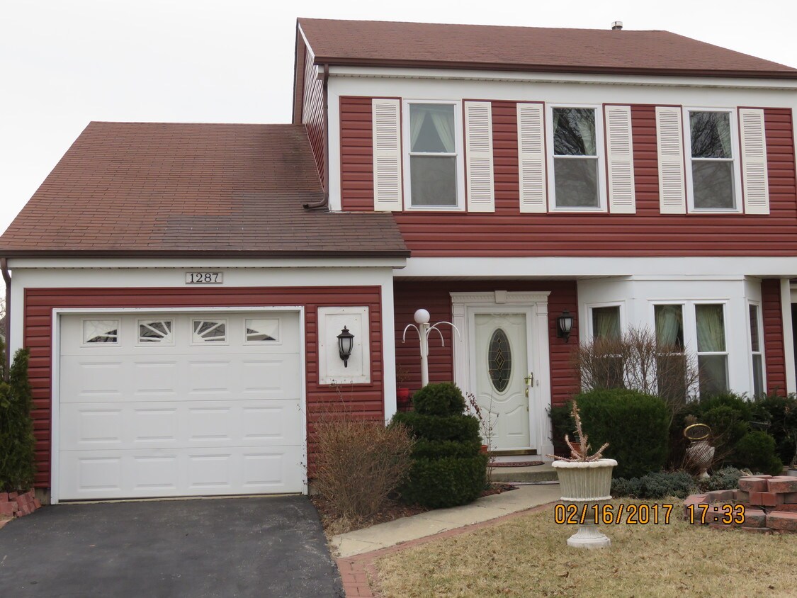 1287 Huntington Dr, Mundelein, IL 60060 Townhome Rentals in Mundelein