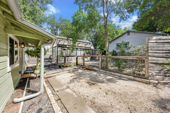 Building Photo - 1106 Fairmount Ave