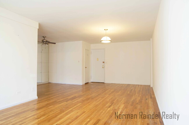 Foto del edificio - 1745 E 12th St