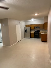 Building Photo - 403 E Quail Ave